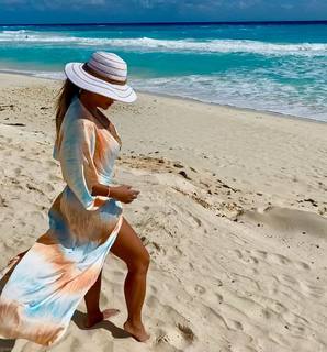Ninel Conde feet photo thumbnail