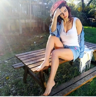Ninet Tayeb feet photo 9