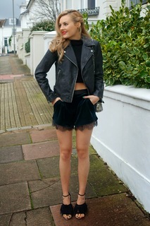 Niomi Smart feet photo 20