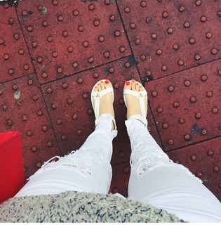 Niomi Smart feet photo 14