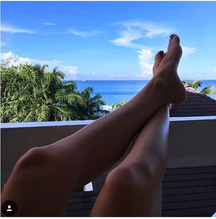 Niomi Smart feet photo 13