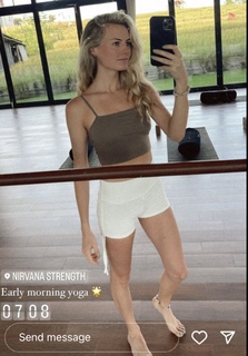 Niomi Smart feet photo 16