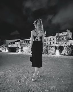 Niomi Smart feet photo 20