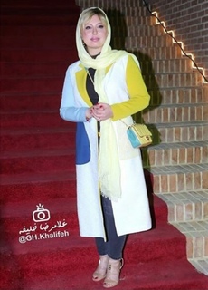 Niousha Zeighami feet photo 2
