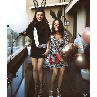 Nisha Agarwal feet photo thumbnail