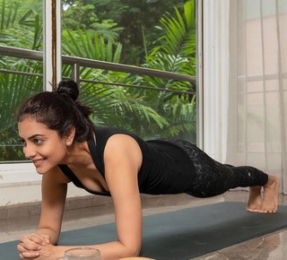 Nisha Agarwal feet photo thumbnail