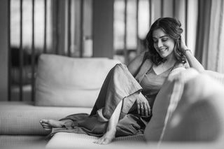 Nisha Agarwal feet photo thumbnail