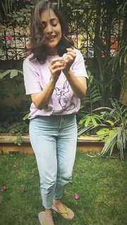 Nisha Agarwal feet photo thumbnail