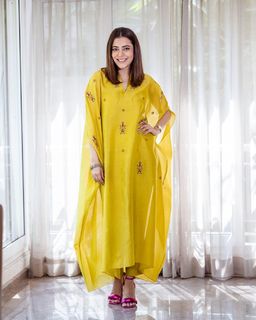 Nisha Agarwal feet photo thumbnail