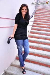 Nisha Agarwal feet photo thumbnail