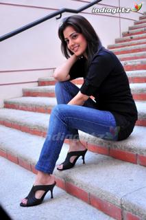 Nisha Agarwal feet photo thumbnail