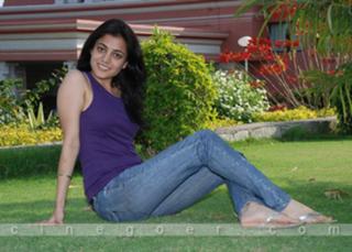 Nisha Agarwal feet photo thumbnail