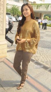 Nisha Agarwal feet photo thumbnail
