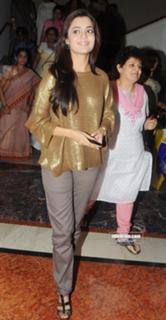 Nisha Agarwal feet photo thumbnail