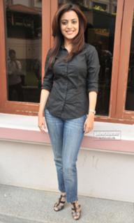 Nisha Agarwal feet photo thumbnail