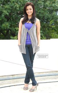 Nisha Agarwal feet photo thumbnail