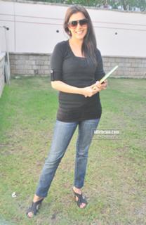 Nisha Agarwal feet photo thumbnail
