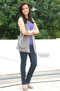 Nisha Agarwal feet photo thumbnail