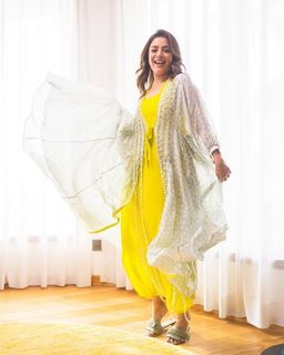 Nisha Agarwal feet photo thumbnail