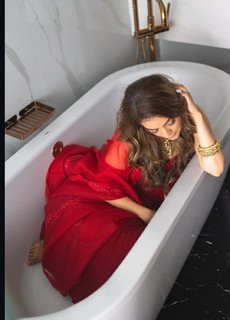 Nisha Agarwal feet photo thumbnail