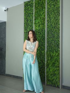 Nisha Agarwal feet photo 1