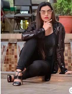 Nisha Bano feet photo 3