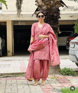 Nisha Bano feet photo 2