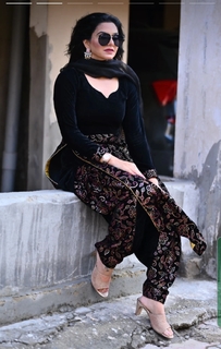 Nisha Bano feet photo 14