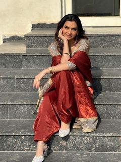 Nisha Bano feet photo 14