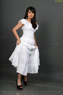 Nisha Kothari feet photo 12
