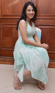 Nisha Kothari feet photo 16