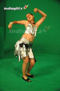 Nisha Kothari feet photo 9