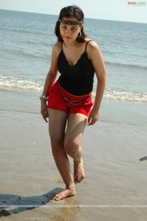 Nisha Kothari feet photo 3