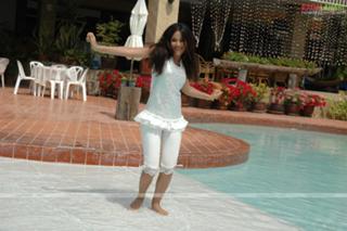 Nisha Kothari feet photo 14