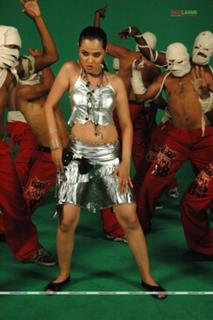 Nisha Kothari feet photo 4