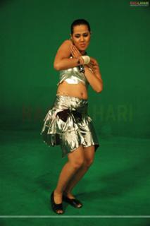 Nisha Kothari feet photo 7