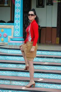 Nisha Kothari feet photo 6