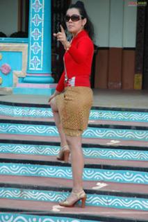 Nisha Kothari feet photo 4