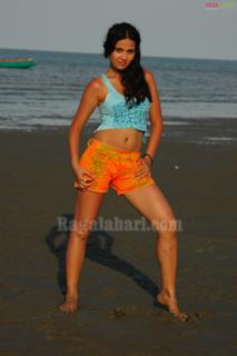 Nisha Kothari feet photo 6