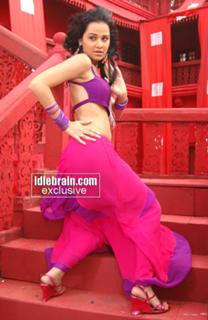 Nisha Kothari feet photo 16