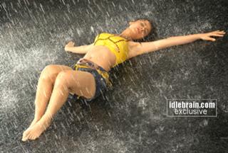 Nisha Kothari feet photo 3