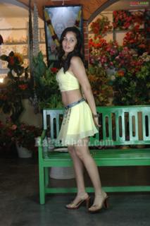 Nisha Kothari feet photo 11