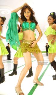 Nisha Kothari feet photo 10