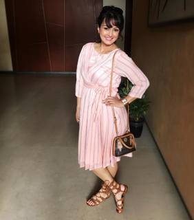 Nisha Rawal feet photo 3
