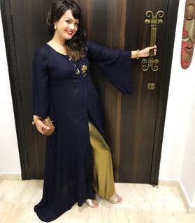 Nisha Rawal feet photo 2