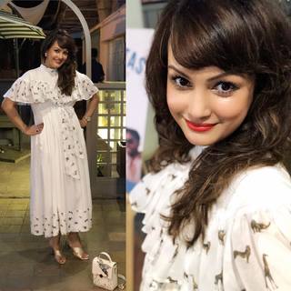 Nisha Rawal feet photo 18