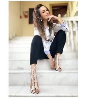 Nisha Rawal feet photo 1