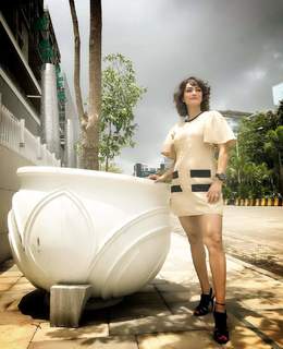 Nisha Rawal feet photo 13