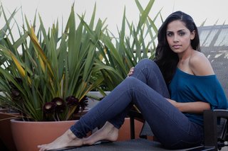 Nishi Munshi feet photo 6