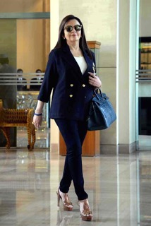 Nita Ambani feet photo 14